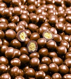 Valrhona “Caramelia” Crunchy Perles  13-VC8425